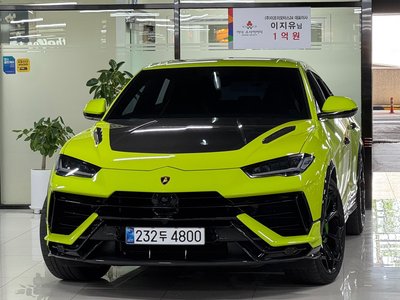 LAMBORGHINI URUS - 1