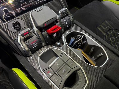 LAMBORGHINI URUS - 10