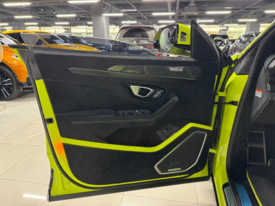 LAMBORGHINI URUS - 7