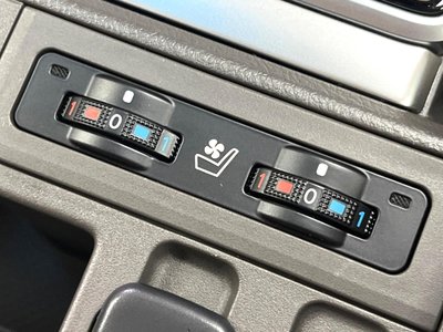 TOYOTA LAND CRUISER PRADO - 8