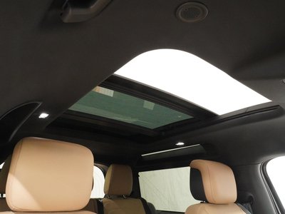 LAND ROVER DEFENDER - 8