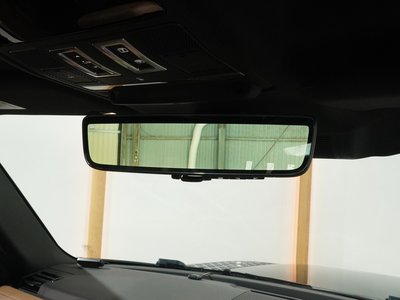 LAND ROVER DEFENDER - 7