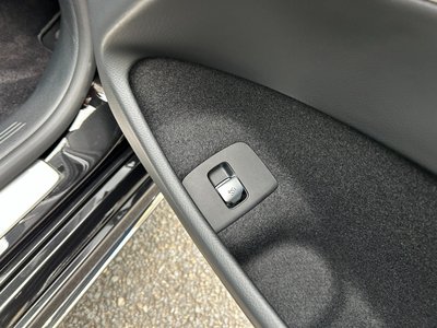 صورة مصغرة 32 لـ 2024 Mercedes-BENZ E-CLASS