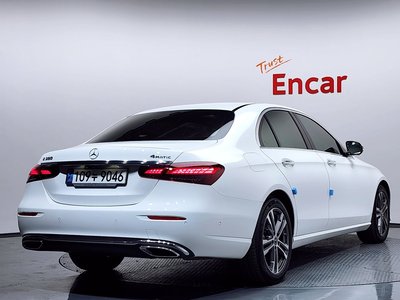 MERCEDES-BENZ E-CLASS - 4