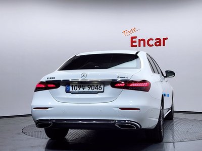 MERCEDES-BENZ E-CLASS - 3