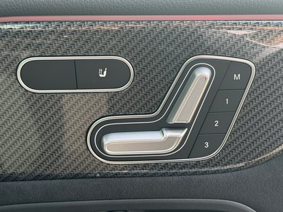 MERCEDES-BENZ GLA - 7