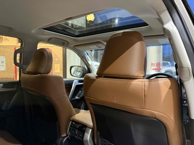 TOYOTA LAND CRUISER PRADO - 10