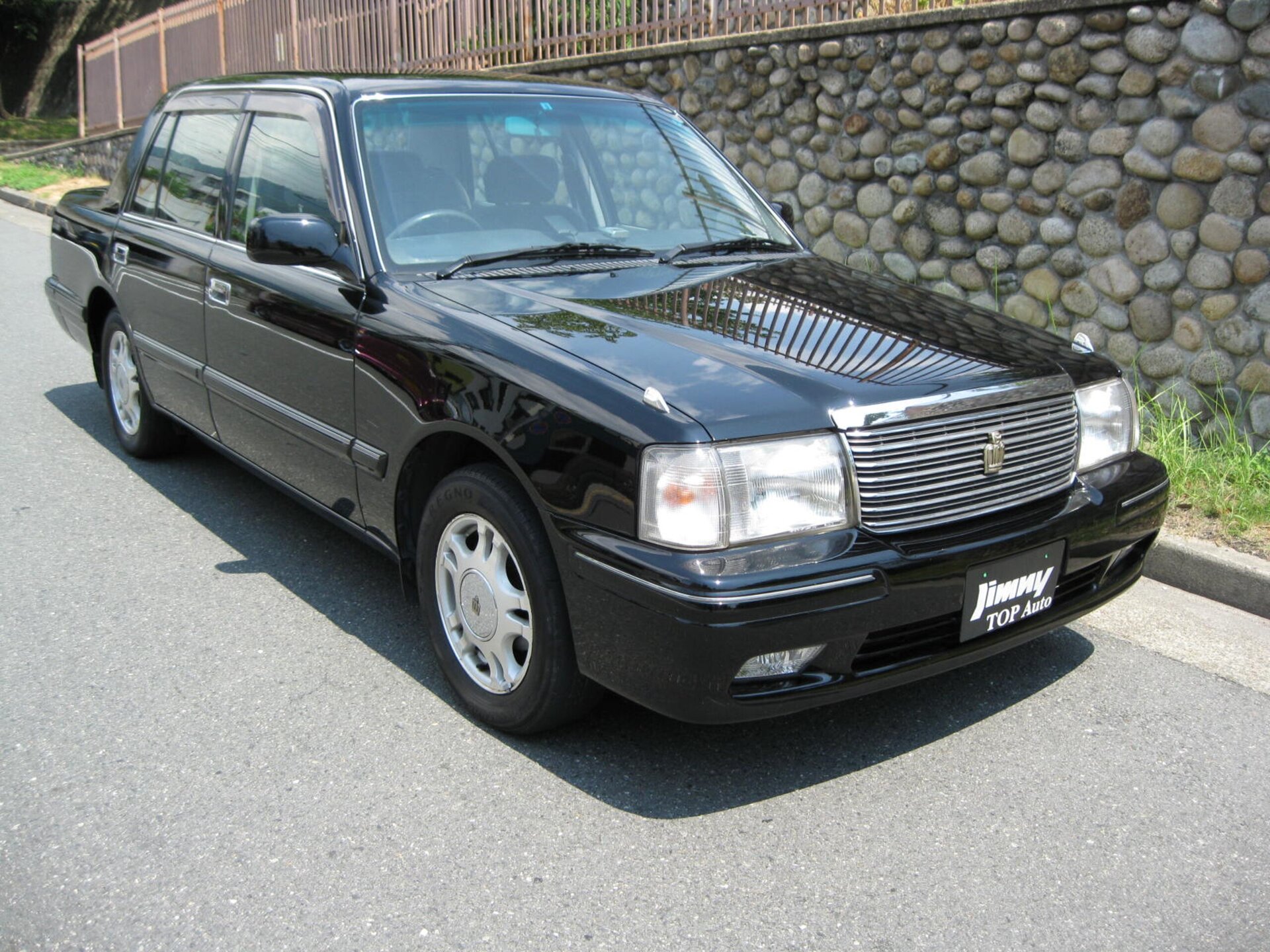 TOYOTA CROWN SEDAN - View 1
