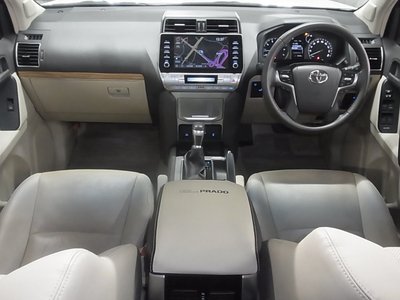 TOYOTA LAND CRUISER PRADO - 7