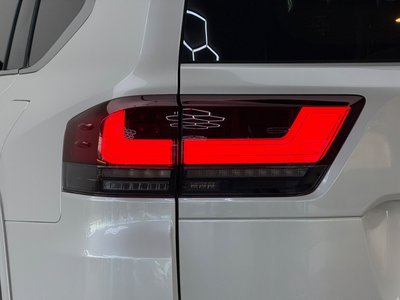 2024 Toyota LAND CRUISER 300 — миниатюра 36