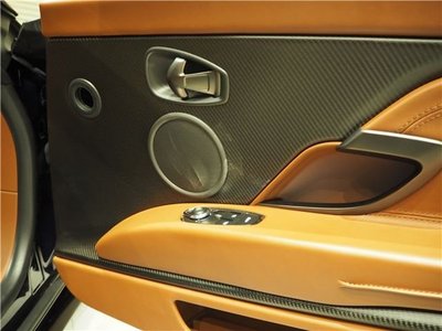 ASTON MARTIN DB11 - 8