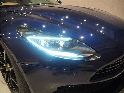 ASTON MARTIN DB11 - 6