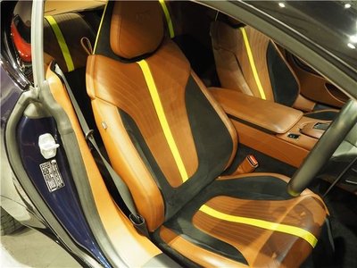 ASTON MARTIN DB11 - 7