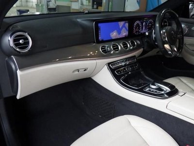 صورة 2 لـ 2019 Mercedes-BENZ MERCEDES-AMG