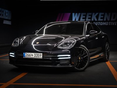 PORSCHE PANAMERA