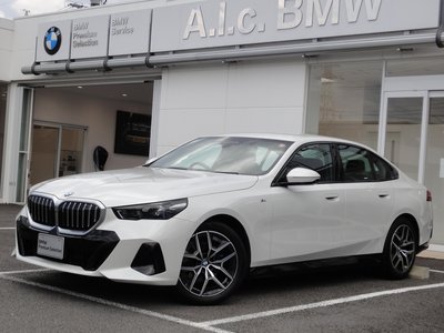 BMW 5 SERIES - 1