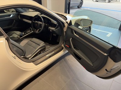 PORSCHE 911 - 8