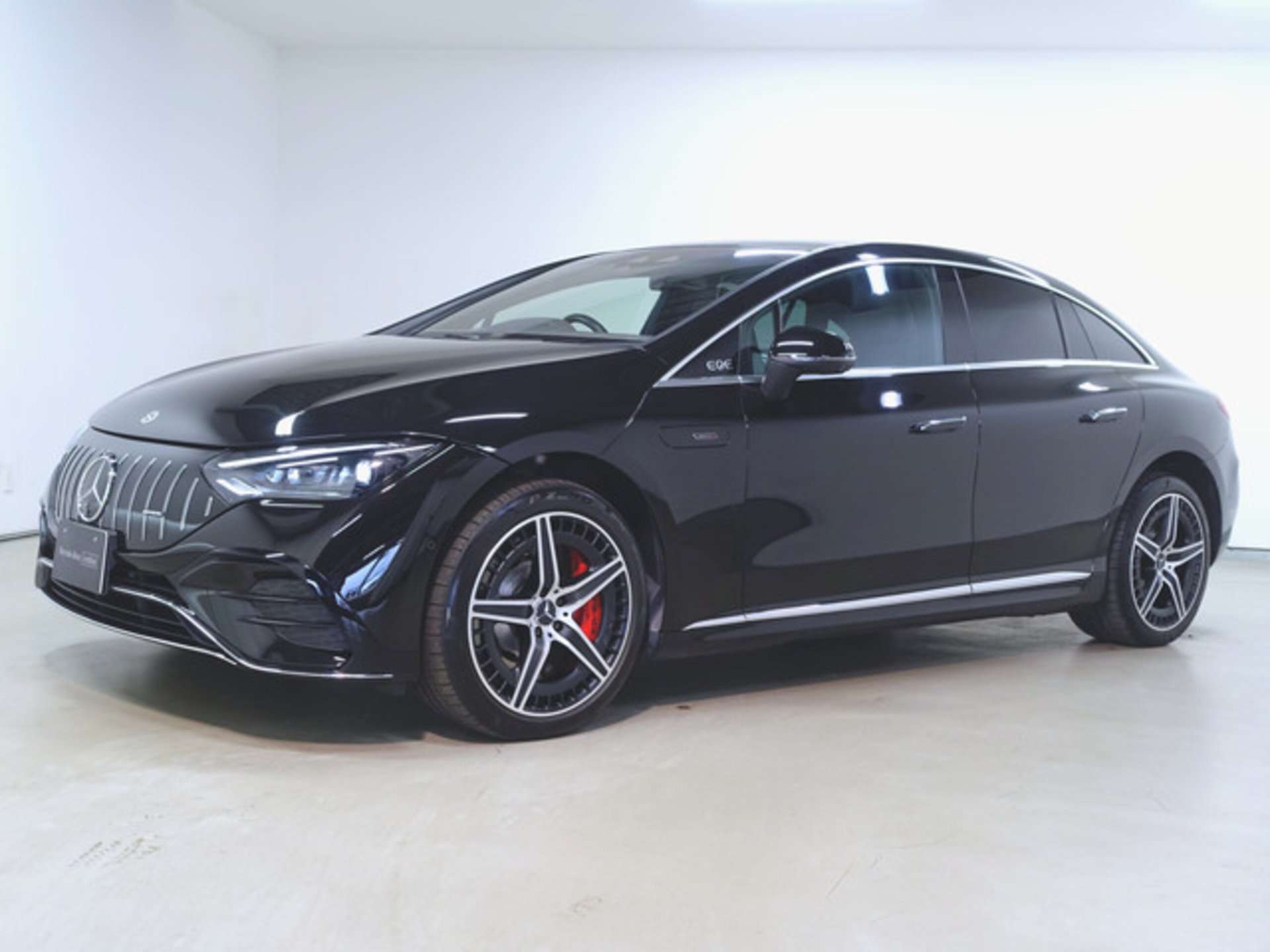 MERCEDES-BENZ EQE AMG - View 1