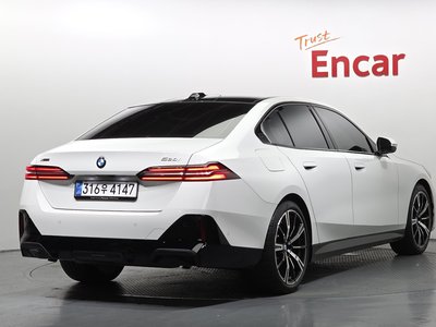 2026 BMW 5 SERIES 照片 4