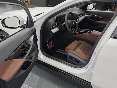 2026 BMW 5 SERIES 照片 10