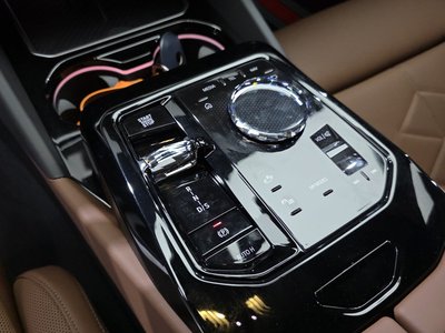 2026 BMW 5 SERIES 照片 9