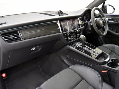 PORSCHE MACAN - 10