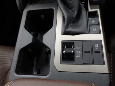 TOYOTA LAND CRUISER 250 - 8