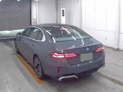 BMW 5 SERIES - 2