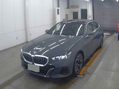 BMW 5 SERIES - 4
