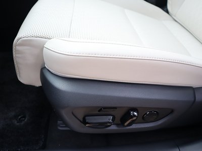 صورة مصغرة 43 لـ 2024 Lexus RX