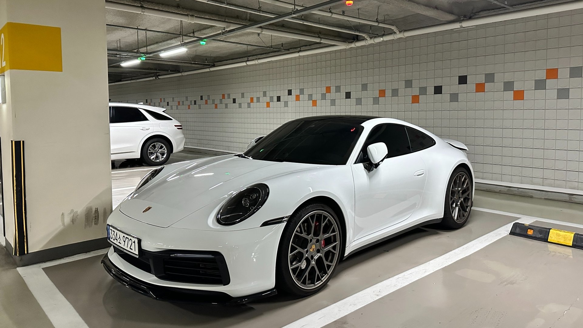 PORSCHE 911 - View 1