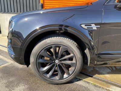 BENTLEY BENTAYGA - 10