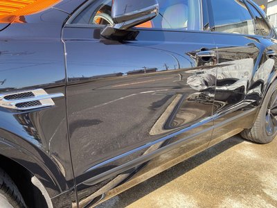 BENTLEY BENTAYGA - 4