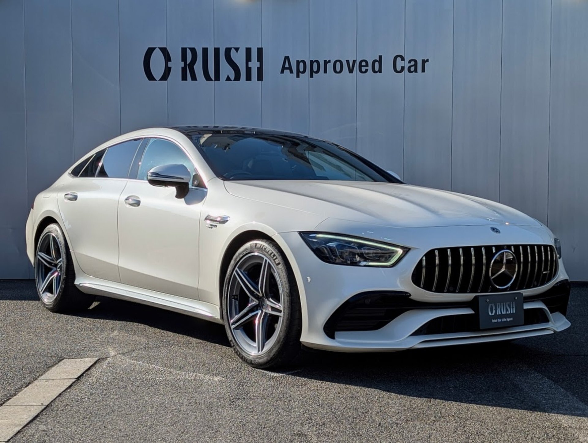 MERCEDES-BENZ GT AMG - View 1