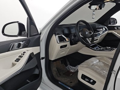 2025 BMW X5 thumbnail 12