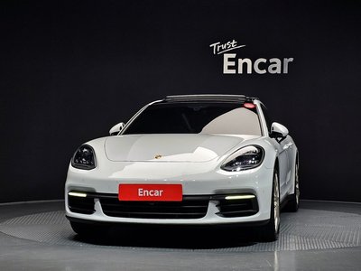 2020 Porsche PANAMERA 照片 2