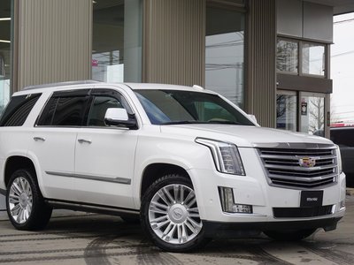 CADILLAC ESCALADE - 1