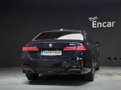 صورة 3 لـ 2025 BMW 5 SERIES