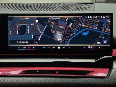 2025 BMW 5 SERIES thumbnail 17