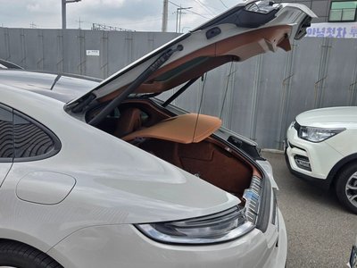 2023 Porsche PANAMERA thumbnail 14