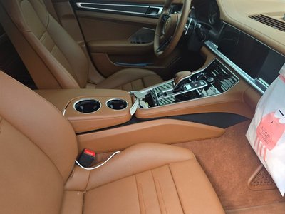 صورة 3 لـ 2023 Porsche PANAMERA