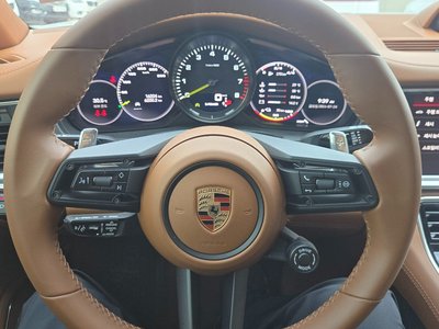 صورة 9 لـ 2023 Porsche PANAMERA