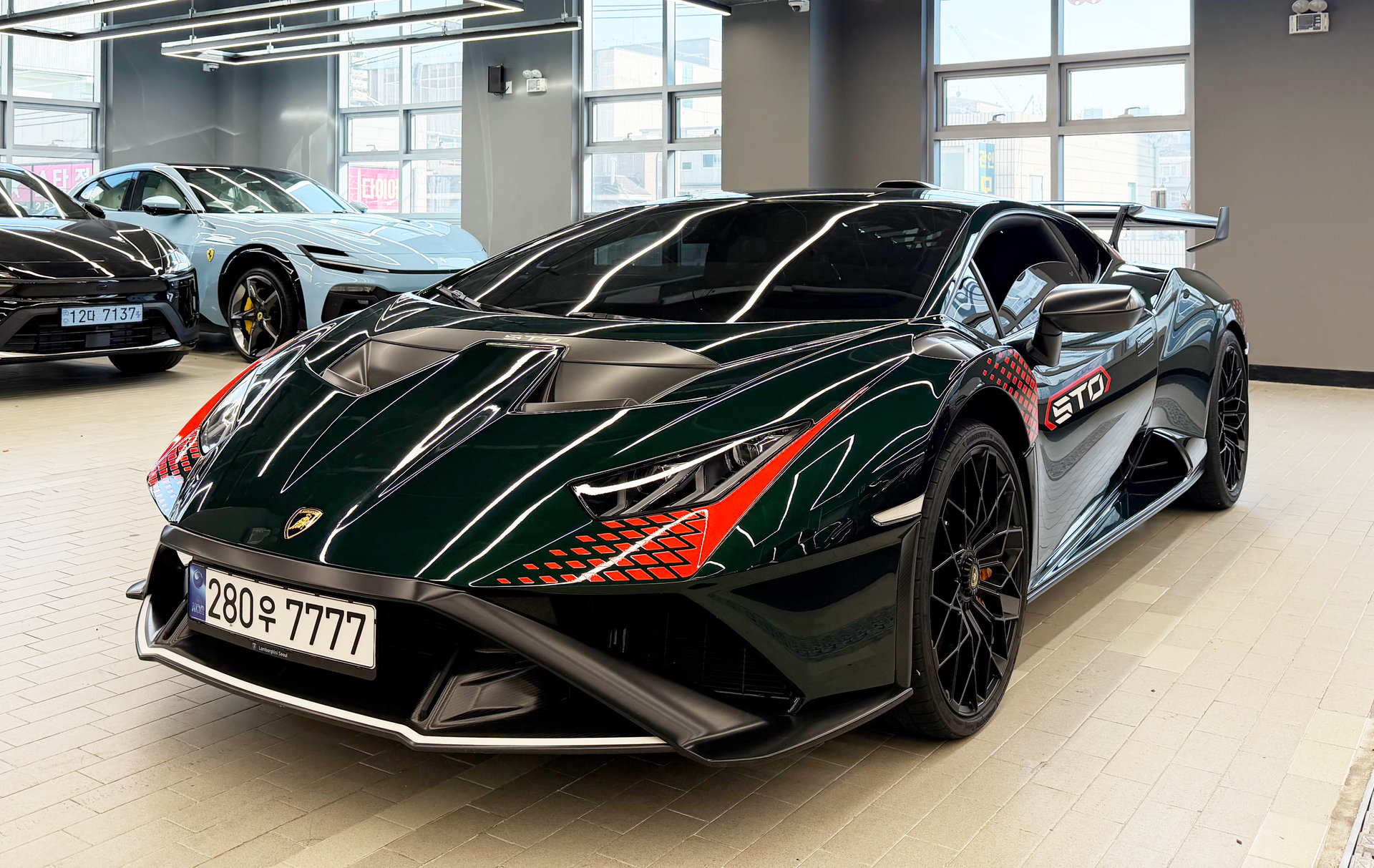 LAMBORGHINI HURACAN - View 1