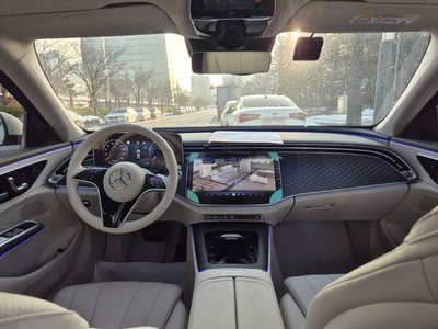 MERCEDES-BENZ E-CLASS - 4