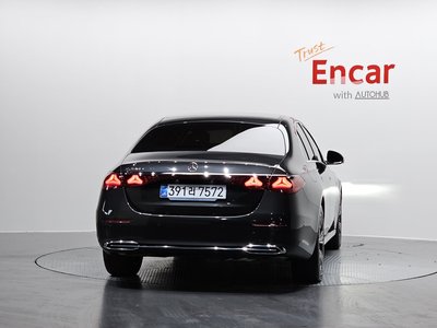 MERCEDES-BENZ E-CLASS - 3