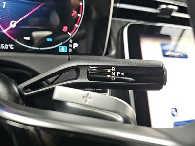 MERCEDES-BENZ E-CLASS - 9