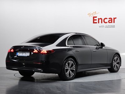 MERCEDES-BENZ E-CLASS - 4