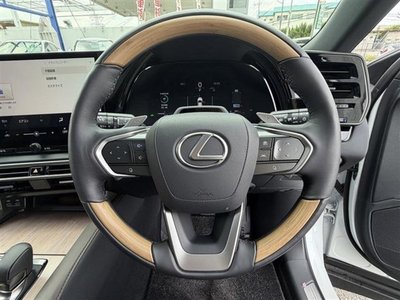 صورة مصغرة 42 لـ 2025 Lexus RX