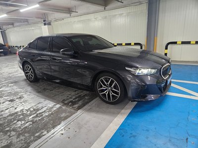 صورة 2 لـ 2025 BMW I5