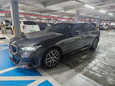 صورة 4 لـ 2025 BMW I5